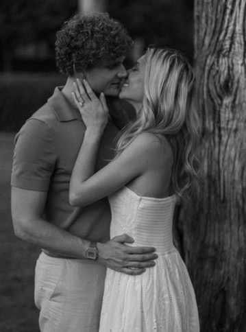 Jessica and Austin engagement photo 23